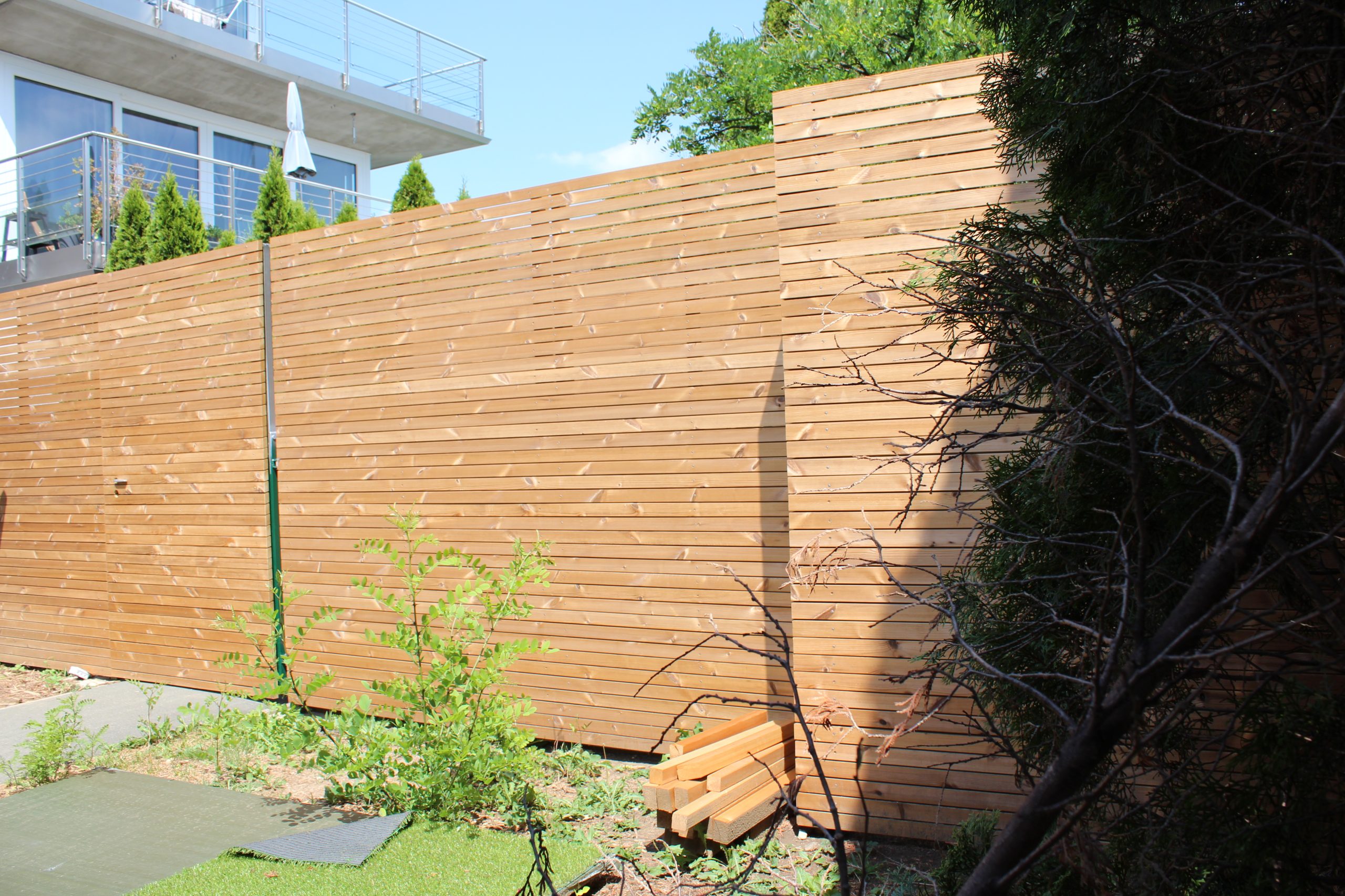 Holz im Garten - Gartenzaun - Sichtschutz